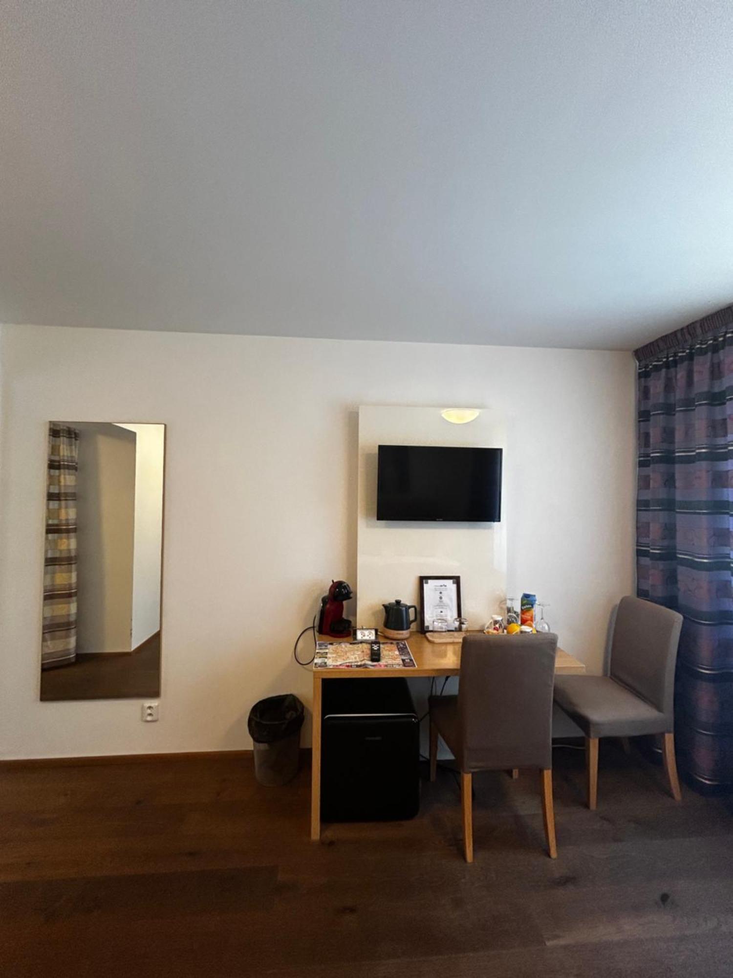 Aparthotel Tycho De Brahe Praga Esterno foto